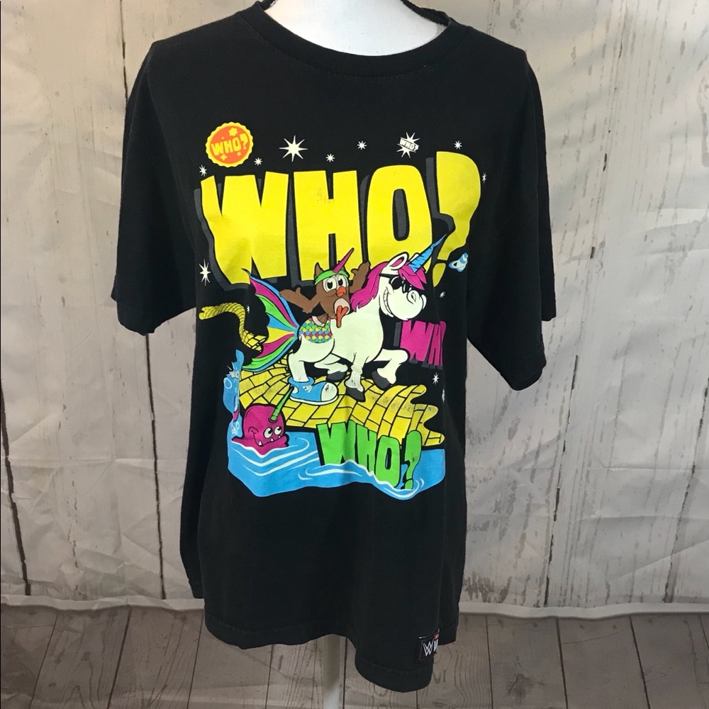 Who colorful graphic tee